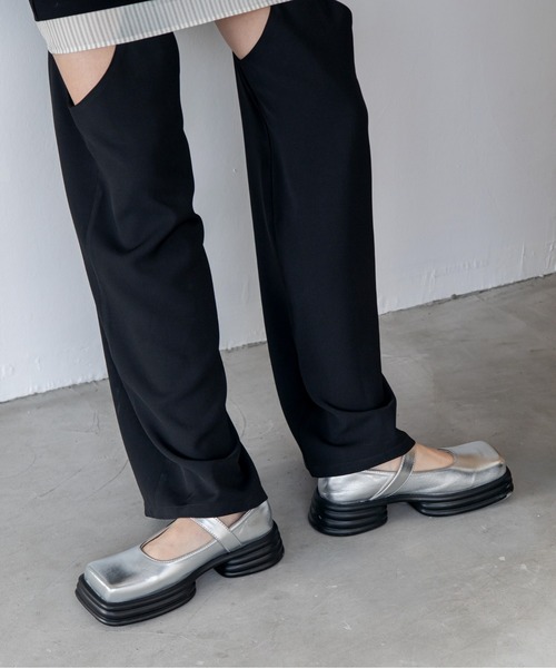 VACANCY（ヴァカンシー）の「ストラップウェーブ厚底ローファー（ローファー・レディース・シルバー/ブラック・MEDIUM/X-LARGE/LARGE）」の16枚目の写真