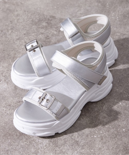 Chez toi(シェトワ)の「メタルパーツスポサン(サンダル・レディース・シルバー/ブラック/ベージュ・S/M/L)」の3枚目の写真