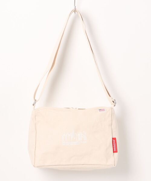 Manhattan Portage(マンハッタンポーテージ)の「Daisy Shoulder Bag Canvas Lite 24(ショルダーバッグ・レディース・ブルー/ナチュラル・X-SMALL)」の13枚目の写真