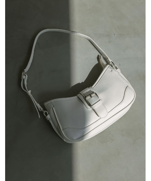 Re:EDIT（リエディ）の「[2024 SUMMER COLLECTION][森カンナさん着用]バックルベルトデザインハンドバッグ（ショルダーバッグ・レディース・シルバー/ピンク/キャメル/ホワイト/ブラック・FREE）」の2枚目の写真