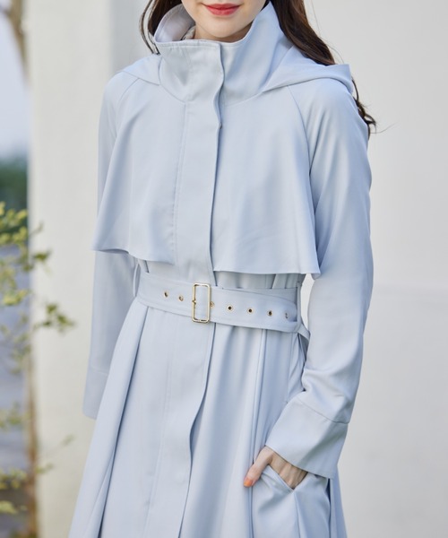 tocco closet（トッコ　クローゼット）の「ベルト付きスタンドカラーヨーク切り替えトレンチコート（トレンチコート・レディース・サックスブルー/ピンクベージュ/ベージュ/ネイビー・M）」の11枚目の写真