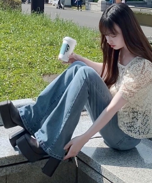 ミッドライズ セミフレア デニム 韓国 ルーズ パンツ 2色 hr8999 SHOPLIST限定】韓国風シルエットをキレイに見せるフレアデニム