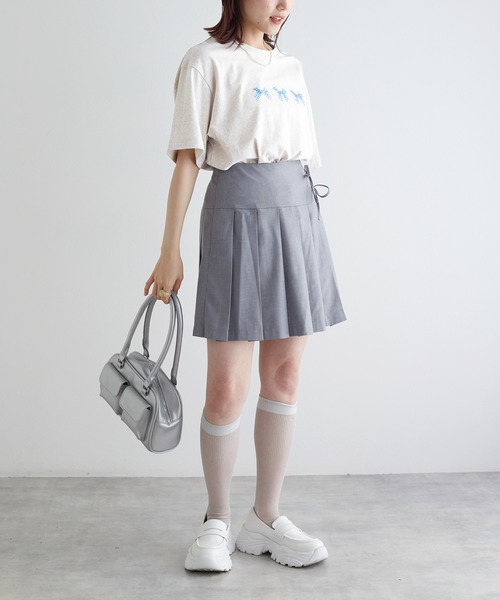 w closet(ダブルクローゼット)の「リボンプリントTEE(Tシャツ/カットソー・レディース・オートミール/スミクロ/オフホワイト・FREE)」の14枚目の写真