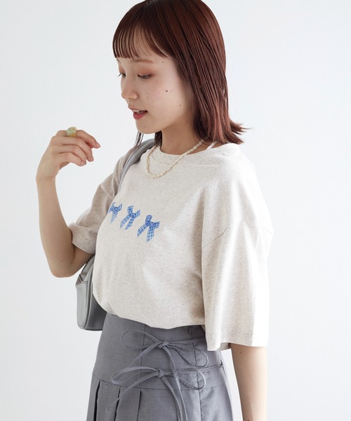 w closet(ダブルクローゼット)の「リボンプリントTEE(Tシャツ/カットソー・レディース・オートミール/スミクロ/オフホワイト・FREE)」の15枚目の写真