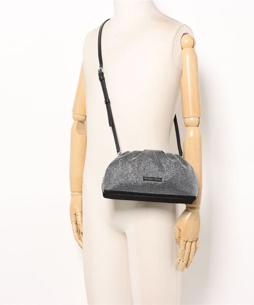 MICHAEL KORS（マイケルコース）の「NOLA チェーン クラッチ スモール（クラッチバッグ・レディース・ブラック・FREE）」の6枚目の写真