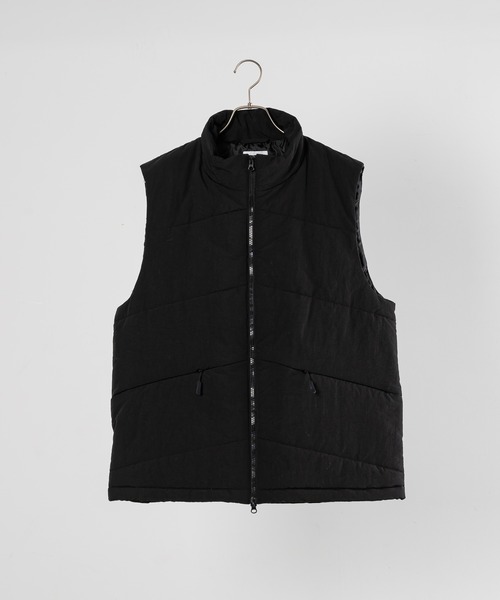 YOEL(ヨエル)の「YOEL - Nylon padded vest / ナイロンパデットベスト(ベスト・メンズ・テラコッタ/ブラック・MEDIUM/LARGE)」の3枚目の写真
