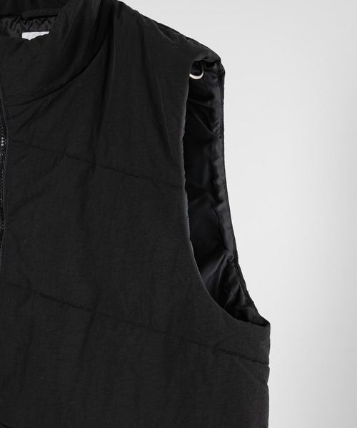 YOEL(ヨエル)の「YOEL - Nylon padded vest / ナイロンパデットベスト(ベスト・メンズ・テラコッタ/ブラック・MEDIUM/LARGE)」の10枚目の写真