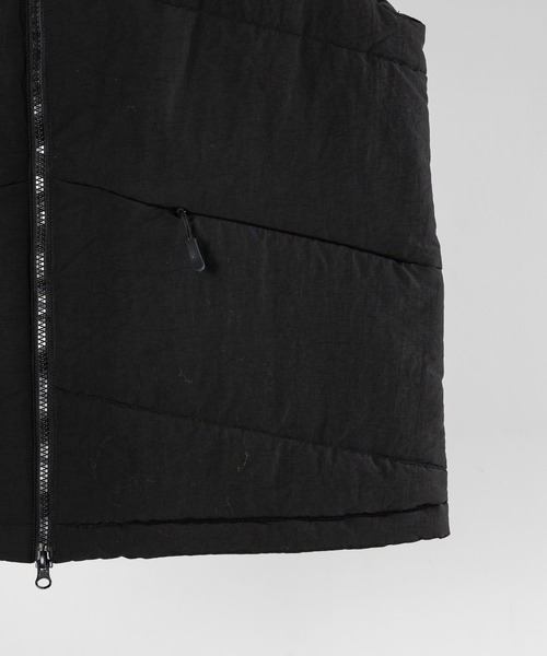 YOEL(ヨエル)の「YOEL - Nylon padded vest / ナイロンパデットベスト(ベスト・メンズ・テラコッタ/ブラック・MEDIUM/LARGE)」の11枚目の写真