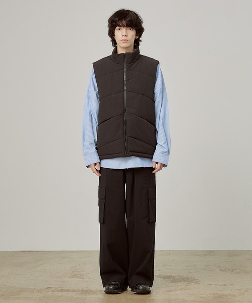 YOEL(ヨエル)の「YOEL - Nylon padded vest / ナイロンパデットベスト(ベスト・メンズ・テラコッタ/ブラック・MEDIUM/LARGE)」の20枚目の写真