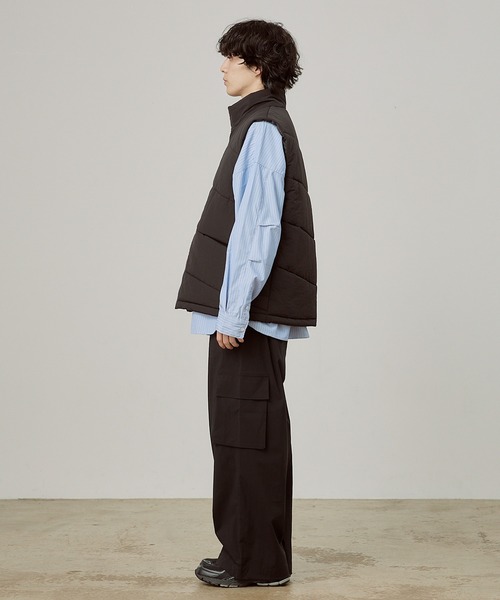 YOEL(ヨエル)の「YOEL - Nylon padded vest / ナイロンパデットベスト(ベスト・メンズ・テラコッタ/ブラック・MEDIUM/LARGE)」の18枚目の写真