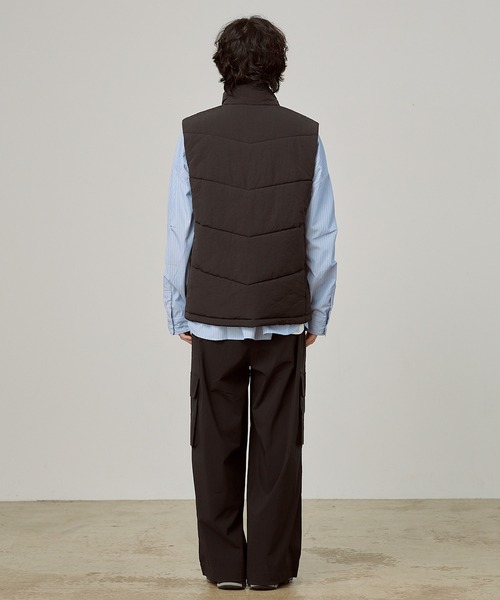 YOEL(ヨエル)の「YOEL - Nylon padded vest / ナイロンパデットベスト(ベスト・メンズ・テラコッタ/ブラック・MEDIUM/LARGE)」の17枚目の写真