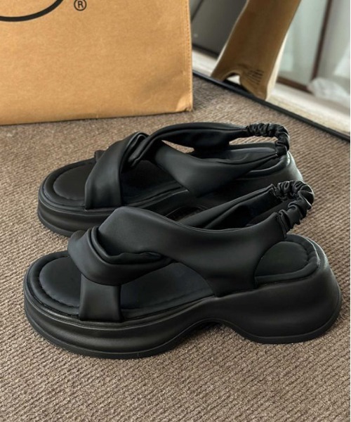 AMELY（エミリー）の「クロスベルト厚底サンダル（サンダル・レディース・カーキ/ブラック/アイボリー・39/38/37/36/35/40）」の5枚目の写真