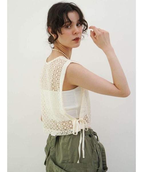 FIKA.(フィーカ)の「Ribbon open work knit vest(ベスト・レディース・オフホワイト/ブラック・MEDIUM)」の4枚目の写真