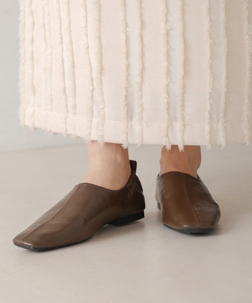 Bab（バブ）の「スクエアトゥシューズ（パンプス・レディース・アイボリー/ブラック/ブラウン・37/38）」の3枚目の写真