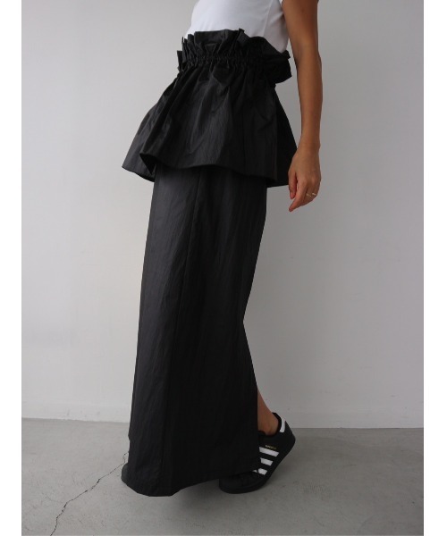 TRUNC(トランクエイティーエイト)の「3WAY Pearl Taffeta Skirt(スカート・レディース・ブラック/グレー・FREE)」の2枚目の写真