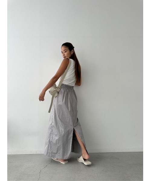 TRUNC(トランクエイティーエイト)の「3WAY Pearl Taffeta Skirt(スカート・レディース・ブラック/グレー・FREE)」の14枚目の写真