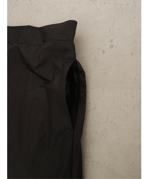 TRUNC(トランクエイティーエイト)の「3WAY Pearl Taffeta Skirt(スカート・レディース・ブラック/グレー・FREE)」の18枚目の写真