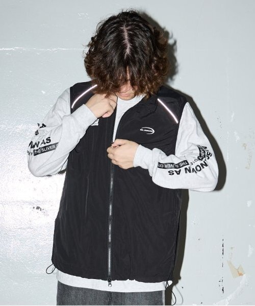 GLAZOS(グラソス)の「【大人向けサイズあり】ロゴジップアップベスト(ベスト・キッズ・ネイビー/ブラック・M/S/LL/L)」の4枚目の写真