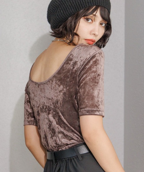 PAGEBOY(ページボーイ)の「シアーベロアルーズネックショートスリーブ(Tシャツ/カットソー・レディース・モカ/ブラウン/オフホワイト/ブラック・FREE)」の3枚目の写真