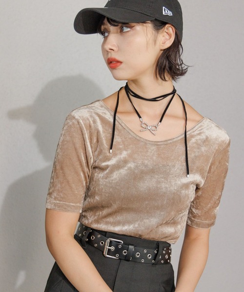 PAGEBOY(ページボーイ)の「シアーベロアルーズネックショートスリーブ(Tシャツ/カットソー・レディース・モカ/ブラウン/オフホワイト/ブラック・FREE)」の4枚目の写真