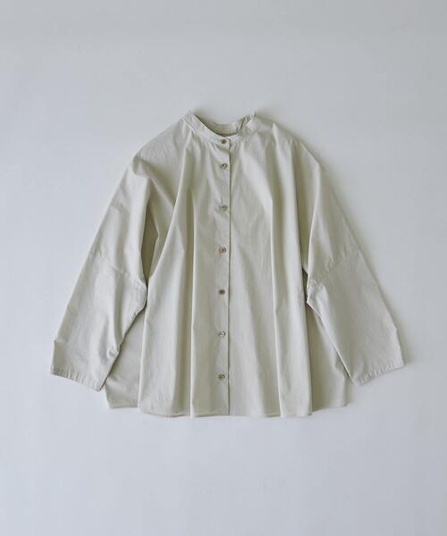 conges payes ADIEU TRISTESSE(コンジェ ペイエ アデュートリステス)の「香菜子さんコラボレーションシャツ(シャツ/ブラウス・レディース・グレイッシュベージュ/ブルー/ホワイト・38)」の5枚目の写真