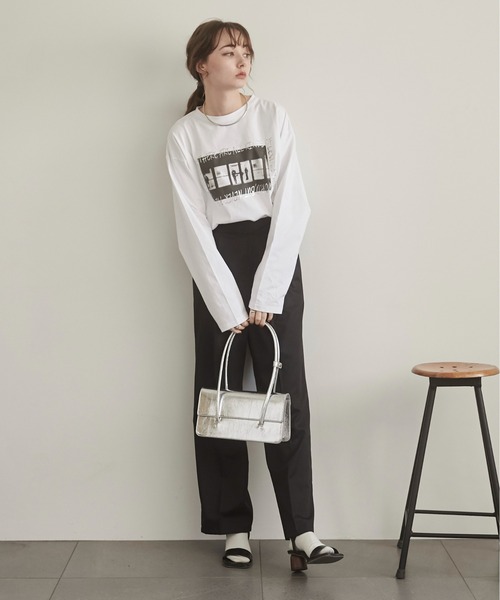 ANGIE(アンジー)の「フォト メタリック ロゴ ロンT(Tシャツ/カットソー・レディース・ホワイト×ゴールド/ホワイト×シルバー/ダークグレー・FREE)」の4枚目の写真