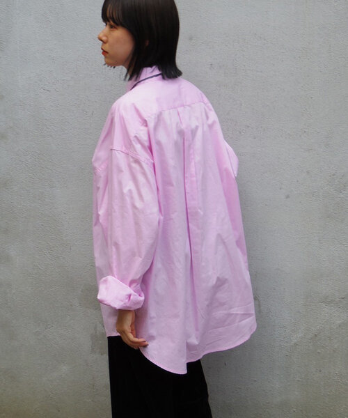 WHIMSIC（ウィムジック）の「【UNISEX】ネクタイ付きレギュラーカラ―シャツ（シャツ/ブラウス・レディース・ブルー/ピンク/ベージュ・FREE）」の20枚目の写真