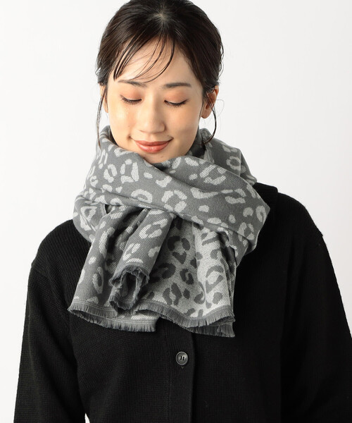 MONO　COMME CA（モノコムサ）の「レオパード柄ストール（ストール/ショール・レディース・ベージュ/グレー・FREE）」の2枚目の写真
