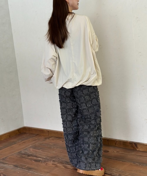 Per sist ence（パーシエンス）の「ナイロンVネックプリントプルオーバー（Tシャツ/カットソー・レディース・グレー/ブラック/アイボリー・FREE）」の5枚目の写真