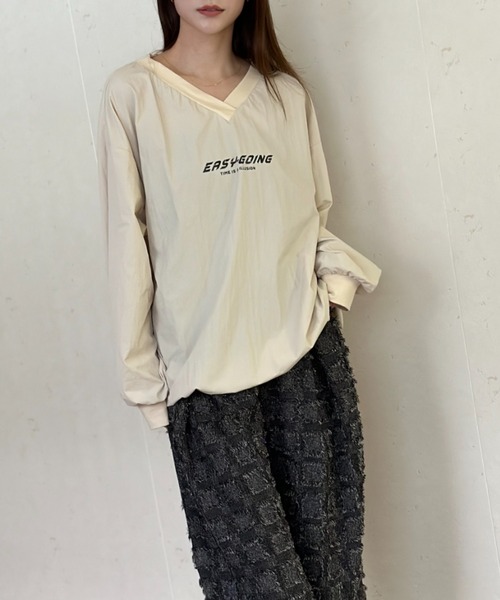 Per sist ence（パーシエンス）の「ナイロンVネックプリントプルオーバー（Tシャツ/カットソー・レディース・グレー/ブラック/アイボリー・FREE）」の7枚目の写真