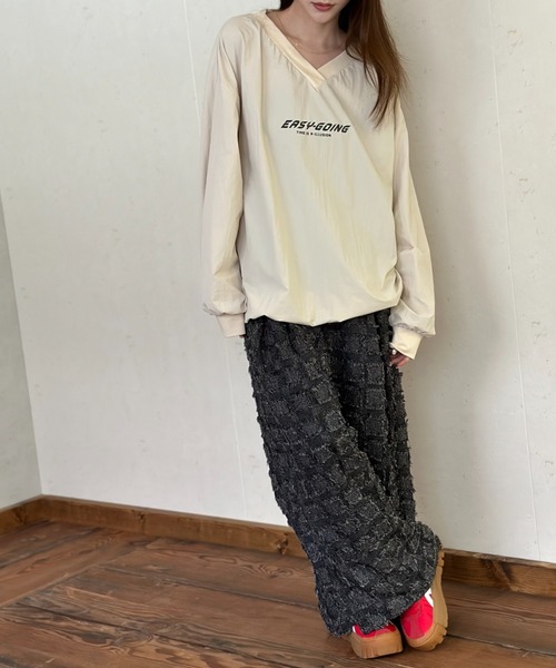 Per sist ence（パーシエンス）の「ナイロンVネックプリントプルオーバー（Tシャツ/カットソー・レディース・グレー/ブラック/アイボリー・FREE）」の9枚目の写真