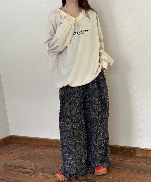 Per sist ence（パーシエンス）の「ナイロンVネックプリントプルオーバー（Tシャツ/カットソー・レディース・グレー/ブラック/アイボリー・FREE）」の12枚目の写真