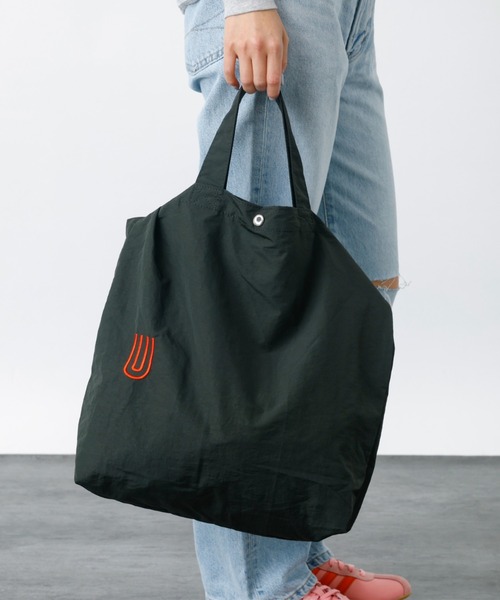 UNIVERSAL OVERALL(ユニバーサルオーバーオール)の「追加【UNIVERSAL OVERALL/ユニバーサルオーバーオール】ナイロン2WAY ショルダーバッグ / トートバッグ / A4可(トートバッグ・レディース・ブルー/ライトグレー/ブラック/カーキ/アイボリー・フリー)」の2枚目の写真