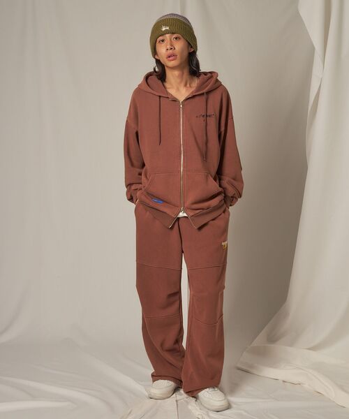 【SEQUENZ（シークエンズ）】DOUBLE KNEE WASHED SWEAT PANTS / スノーウォッシュ加工 刺繍 オーバーサイズ ヴィンテージライク 刺繍 裏起毛 【セットアップ対応】（スウェットパンツ）｜SEQUENZ（シークエンズ）