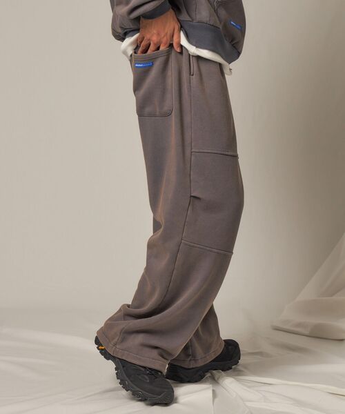 【SEQUENZ（シークエンズ）】DOUBLE KNEE WASHED SWEAT PANTS / スノーウォッシュ加工 刺繍 オーバーサイズ ヴィンテージライク 刺繍 裏起毛 【セットアップ対応】（スウェットパンツ）｜SEQUENZ（シークエンズ）