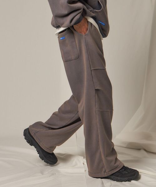 【SEQUENZ（シークエンズ）】DOUBLE KNEE WASHED SWEAT PANTS / スノーウォッシュ加工 刺繍 オーバーサイズ ヴィンテージライク 刺繍 裏起毛 【セットアップ対応】（スウェットパンツ）｜SEQUENZ（シークエンズ）