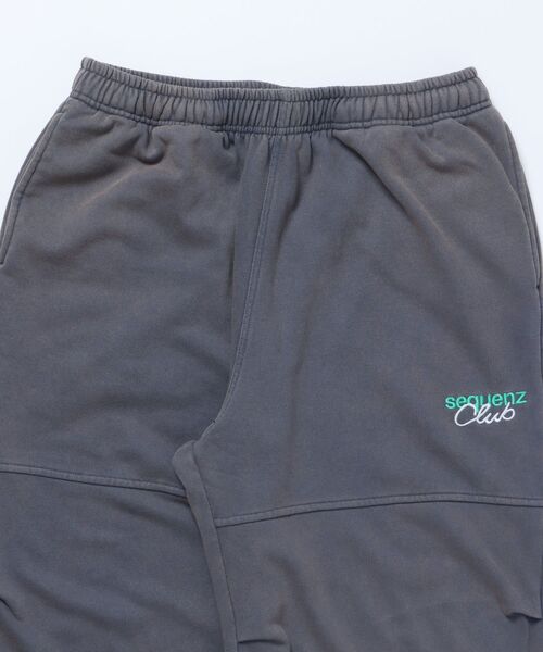 【SEQUENZ（シークエンズ）】DOUBLE KNEE WASHED SWEAT PANTS / スノーウォッシュ加工 刺繍 オーバーサイズ ヴィンテージライク 刺繍 裏起毛 【セットアップ対応】（スウェットパンツ）｜SEQUENZ（シークエンズ）