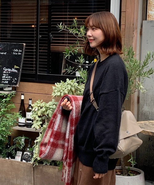 Teem Store(チームストア)の「【新仕様】万能ラウンドネック 柔らかいシンプルルーズニット マシュマロニット(ニット/セーター・レディース・ブラック/ブラウン/ピンク/ベージュ/ホワイト/ワインレッド/ダークグレー・F)」の17枚目の写真
