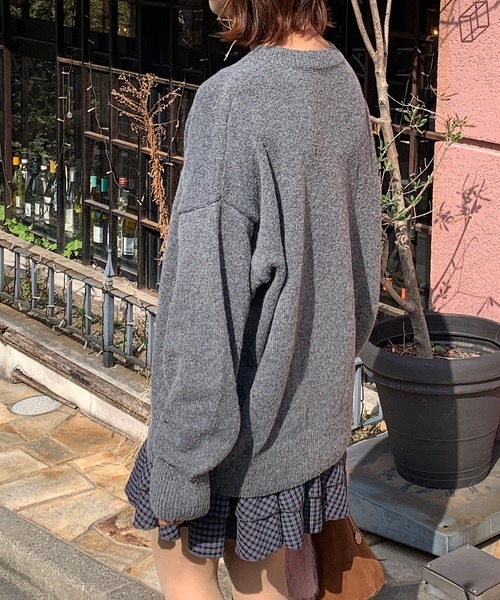 Teem Store(チームストア)の「【新仕様】万能ラウンドネック 柔らかいシンプルルーズニット マシュマロニット(ニット/セーター・レディース・ブラック/ブラウン/ピンク/ベージュ/ホワイト/ワインレッド/ダークグレー・F)」の12枚目の写真