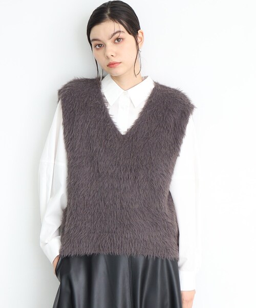 THE SHOP TK (ザ ショップ ティーケー )の「◆【ヒルナンデス!で紹介】Vネックフェザーベスト/洗える(ベスト・レディース・スミクロ/スモーキーグリーン系/ナチュラル・99)」の2枚目の写真