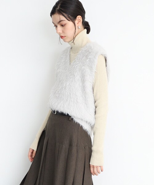 THE SHOP TK (ザ ショップ ティーケー )の「◆【ヒルナンデス!で紹介】Vネックフェザーベスト/洗える(ベスト・レディース・スミクロ/スモーキーグリーン系/ナチュラル・99)」の21枚目の写真