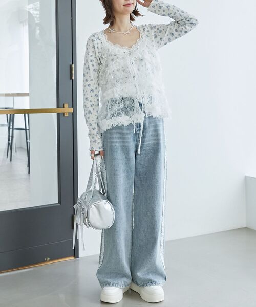 MAJESTIC LEGON（マジェスティックレゴン）の「ローズモチーフ付き長袖トップス（Tシャツ/カットソー・レディース・ホワイト系その他2/ブルー系その他2/ピンク系その他2/ホワイト系その他・MEDIUM）」の15枚目の写真