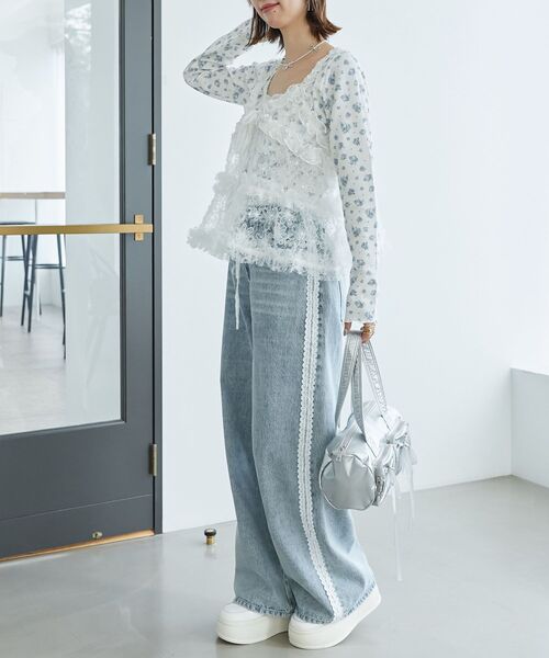 MAJESTIC LEGON（マジェスティックレゴン）の「ローズモチーフ付き長袖トップス（Tシャツ/カットソー・レディース・ホワイト系その他2/ブルー系その他2/ピンク系その他2/ホワイト系その他・MEDIUM）」の14枚目の写真