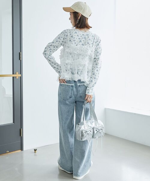 MAJESTIC LEGON（マジェスティックレゴン）の「ローズモチーフ付き長袖トップス（Tシャツ/カットソー・レディース・ホワイト系その他2/ブルー系その他2/ピンク系その他2/ホワイト系その他・MEDIUM）」の13枚目の写真