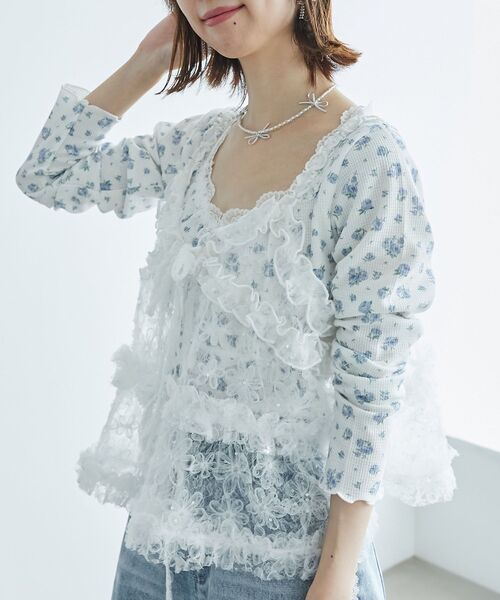 MAJESTIC LEGON（マジェスティックレゴン）の「ローズモチーフ付き長袖トップス（Tシャツ/カットソー・レディース・ホワイト系その他2/ブルー系その他2/ピンク系その他2/ホワイト系その他・MEDIUM）」の11枚目の写真