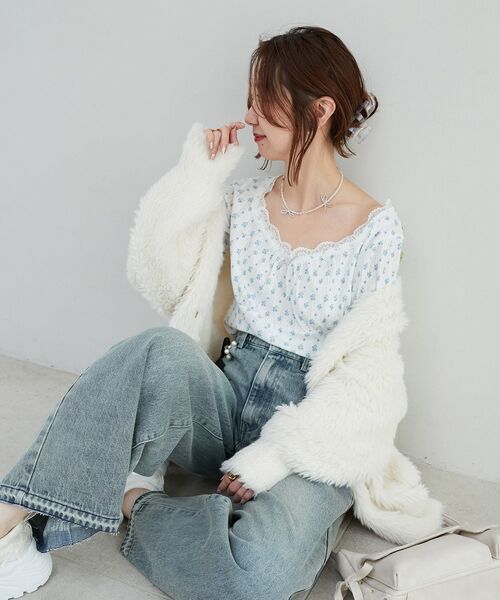 MAJESTIC LEGON（マジェスティックレゴン）の「ローズモチーフ付き長袖トップス（Tシャツ/カットソー・レディース・ホワイト系その他2/ブルー系その他2/ピンク系その他2/ホワイト系その他・MEDIUM）」の8枚目の写真