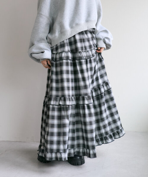 w closet（ダブルクローゼット）の「ティアードロングスカート