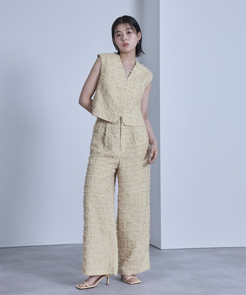 miette(ミエット)の「フリンジチェックVネックジレセットアップ(セットアップ・レディース・ネイビー/ブラック/ライトベージュ・FREE)」の1枚目の写真