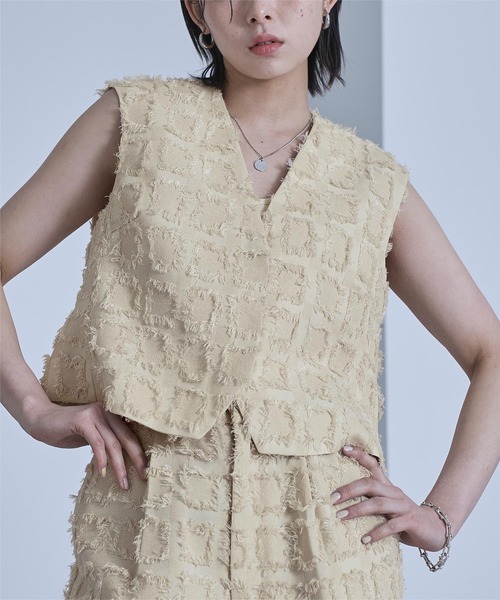 miette(ミエット)の「フリンジチェックVネックジレセットアップ(セットアップ・レディース・ネイビー/ブラック/ライトベージュ・FREE)」の9枚目の写真