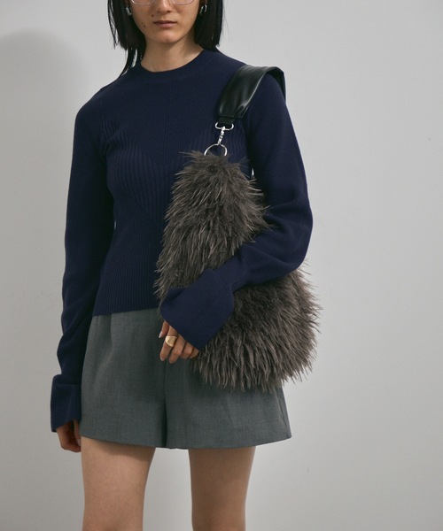 Lutim by u(ルチバイユー)の「Shaggy Fur Tote Bag / シャギーファートートバック(トートバッグ・レディース・グレー/チャコールグレー・FREE)」の11枚目の写真